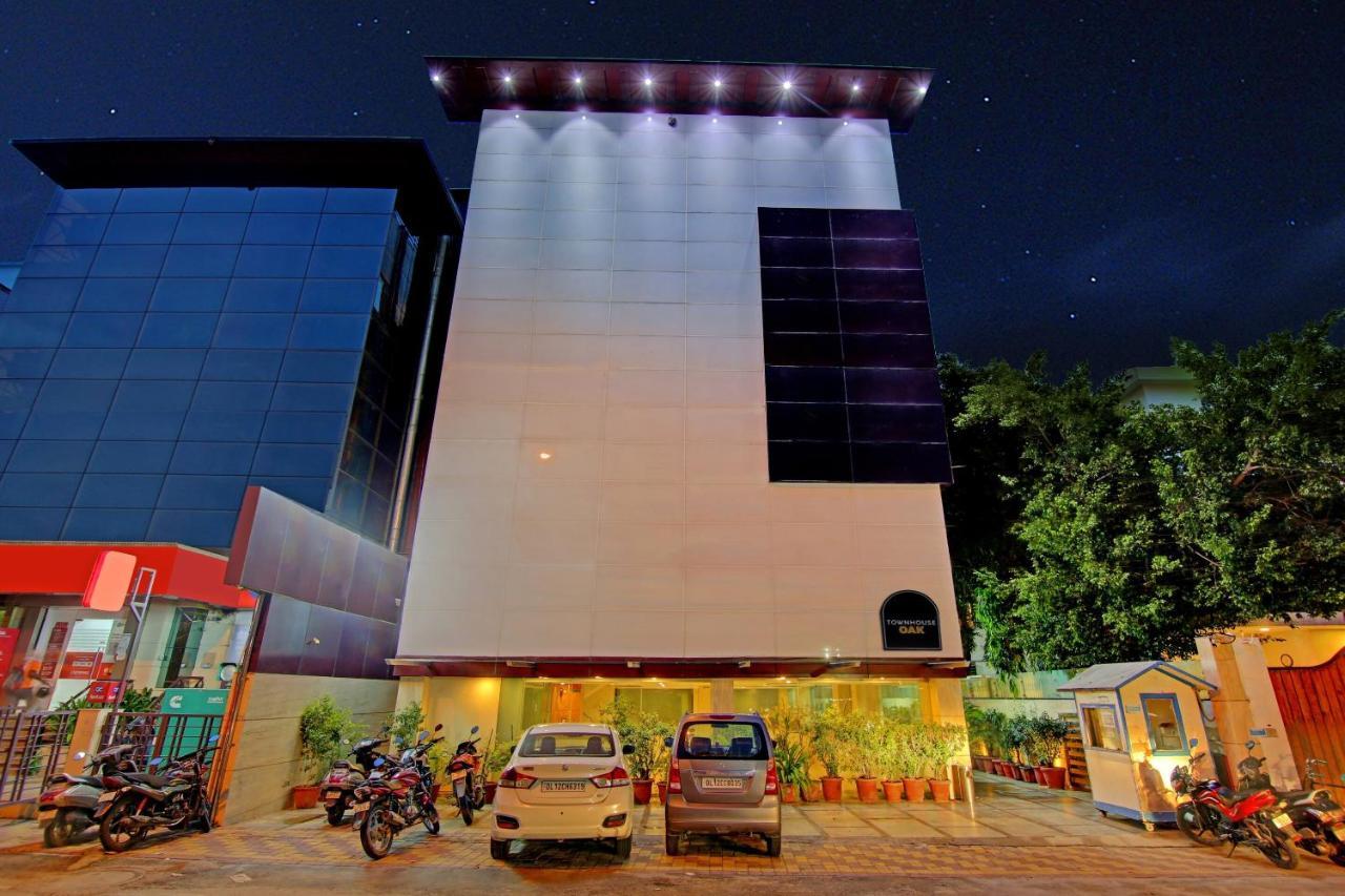 Townhouse Oak Safdarjung Hotel Ню Делхи Екстериор снимка