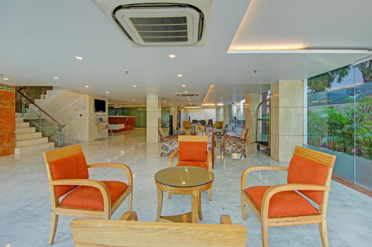 Townhouse Oak Safdarjung Hotel Ню Делхи Екстериор снимка