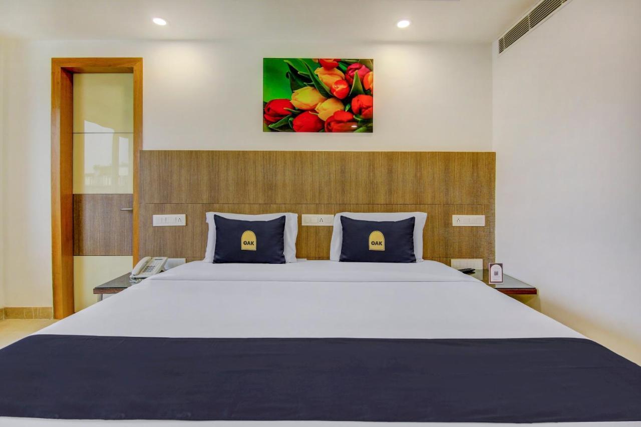 Townhouse Oak Safdarjung Hotel Ню Делхи Екстериор снимка