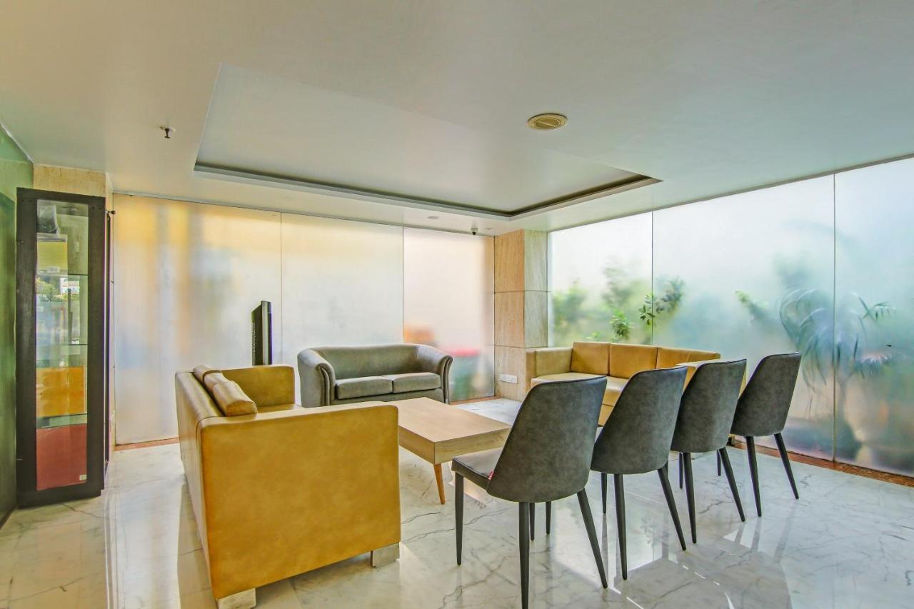 Townhouse Oak Safdarjung Hotel Ню Делхи Екстериор снимка