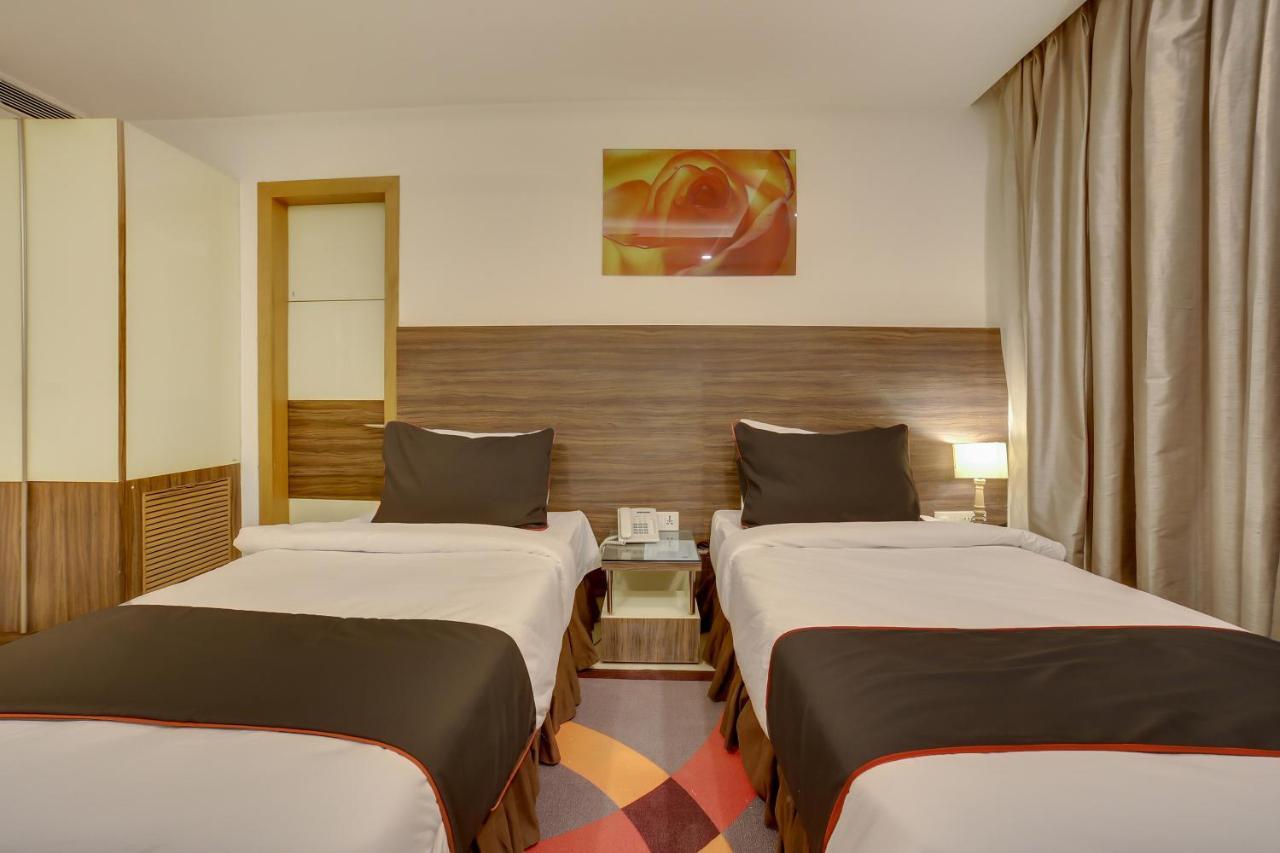 Townhouse Oak Safdarjung Hotel Ню Делхи Екстериор снимка