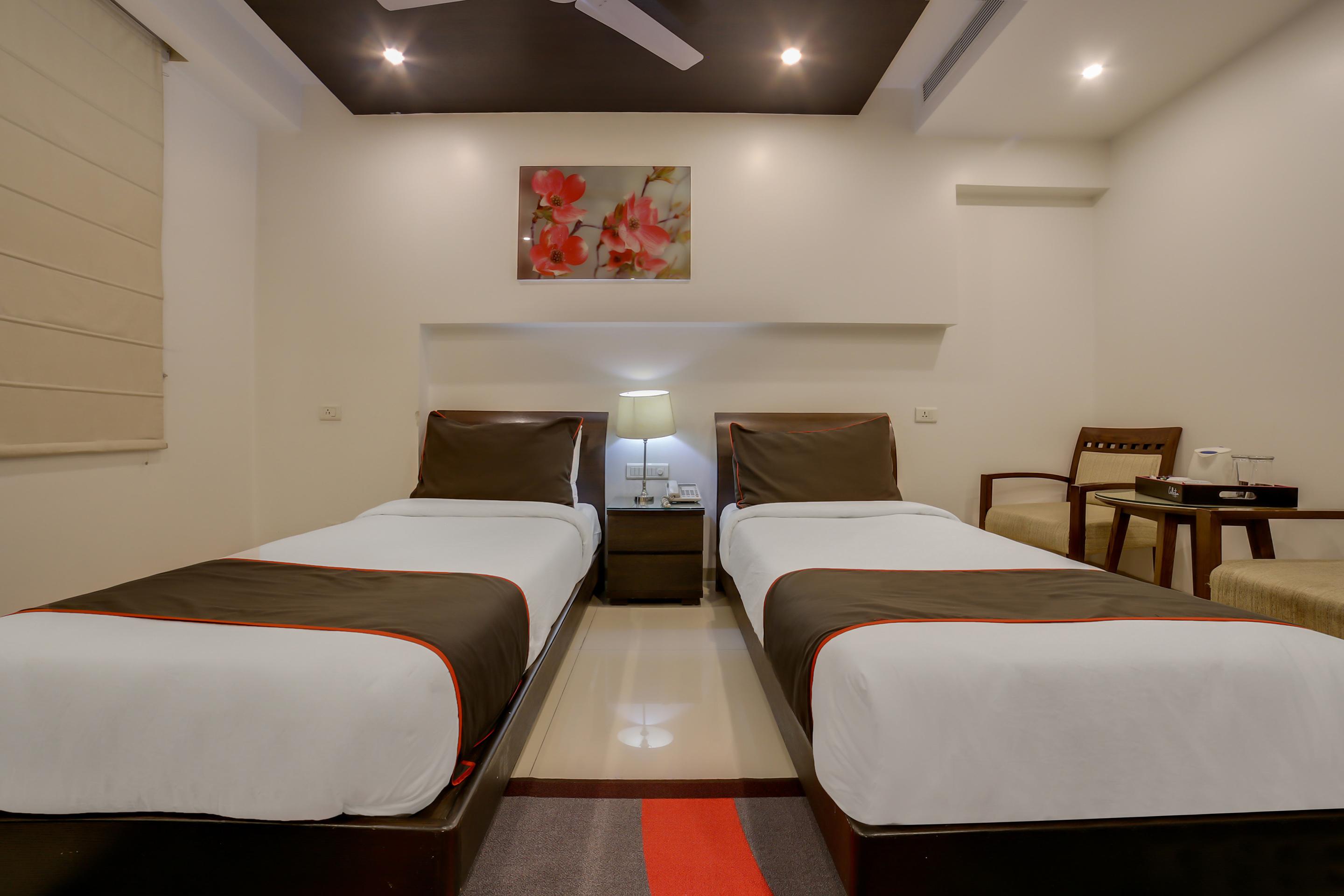 Townhouse Oak Safdarjung Hotel Ню Делхи Екстериор снимка